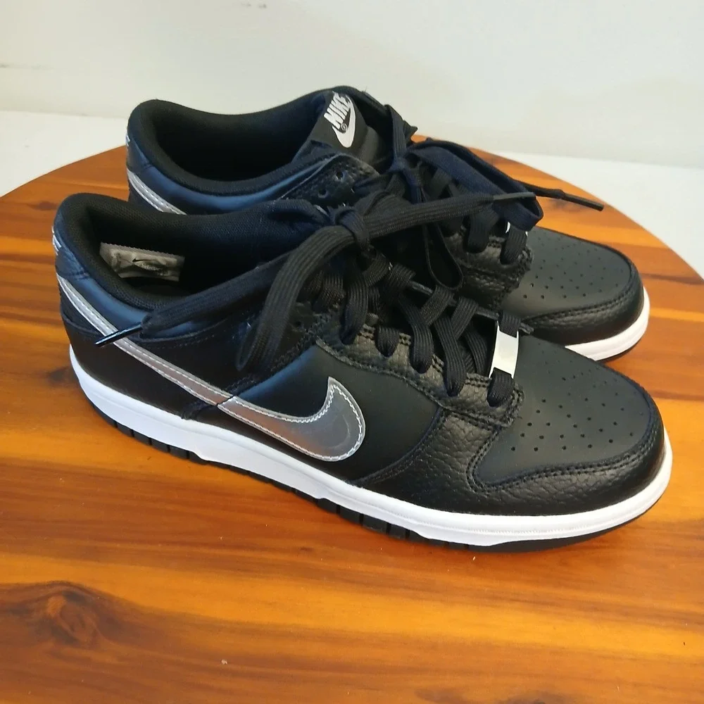 Nike see images